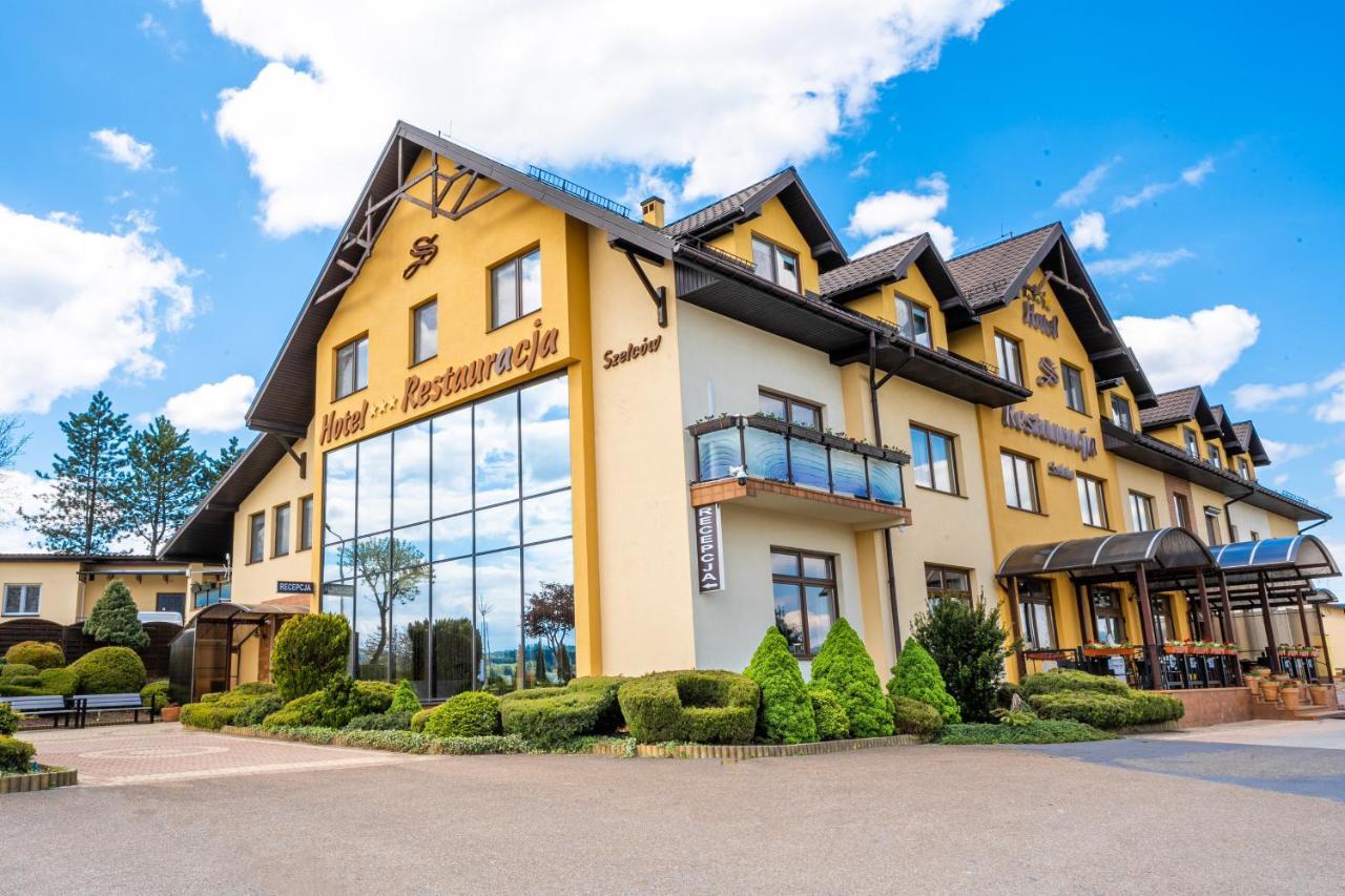 Hotel Szelcow 레스코 외부 사진