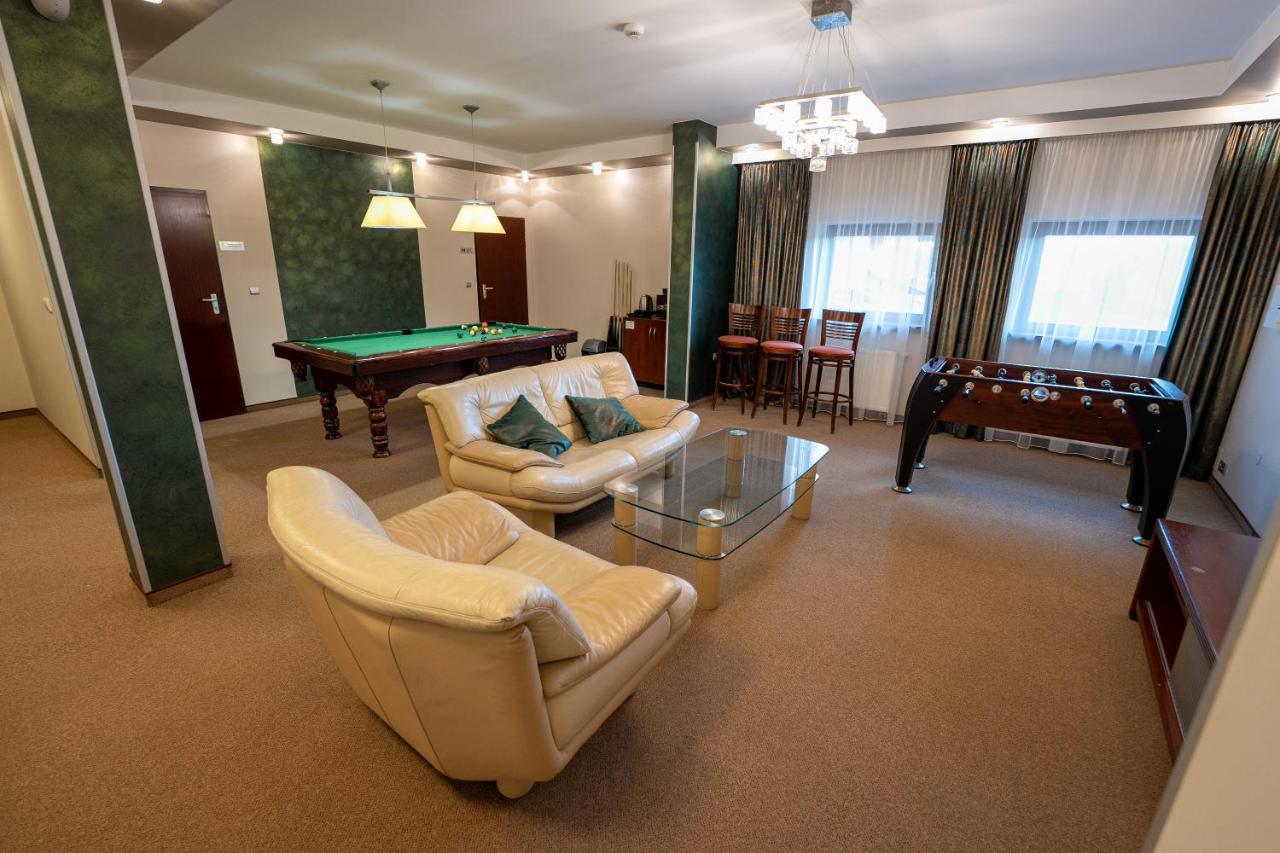 Hotel Szelcow 레스코 외부 사진