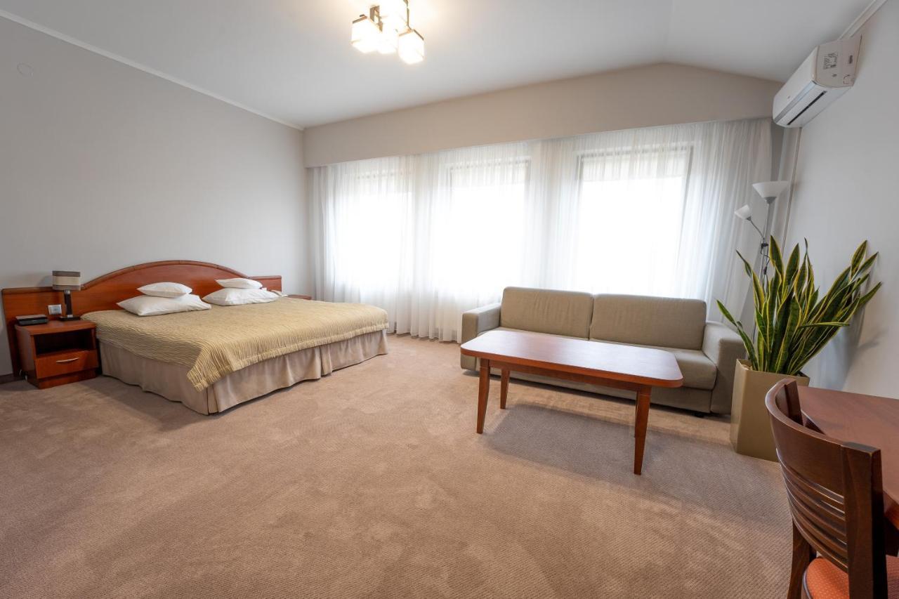 Hotel Szelcow 레스코 외부 사진