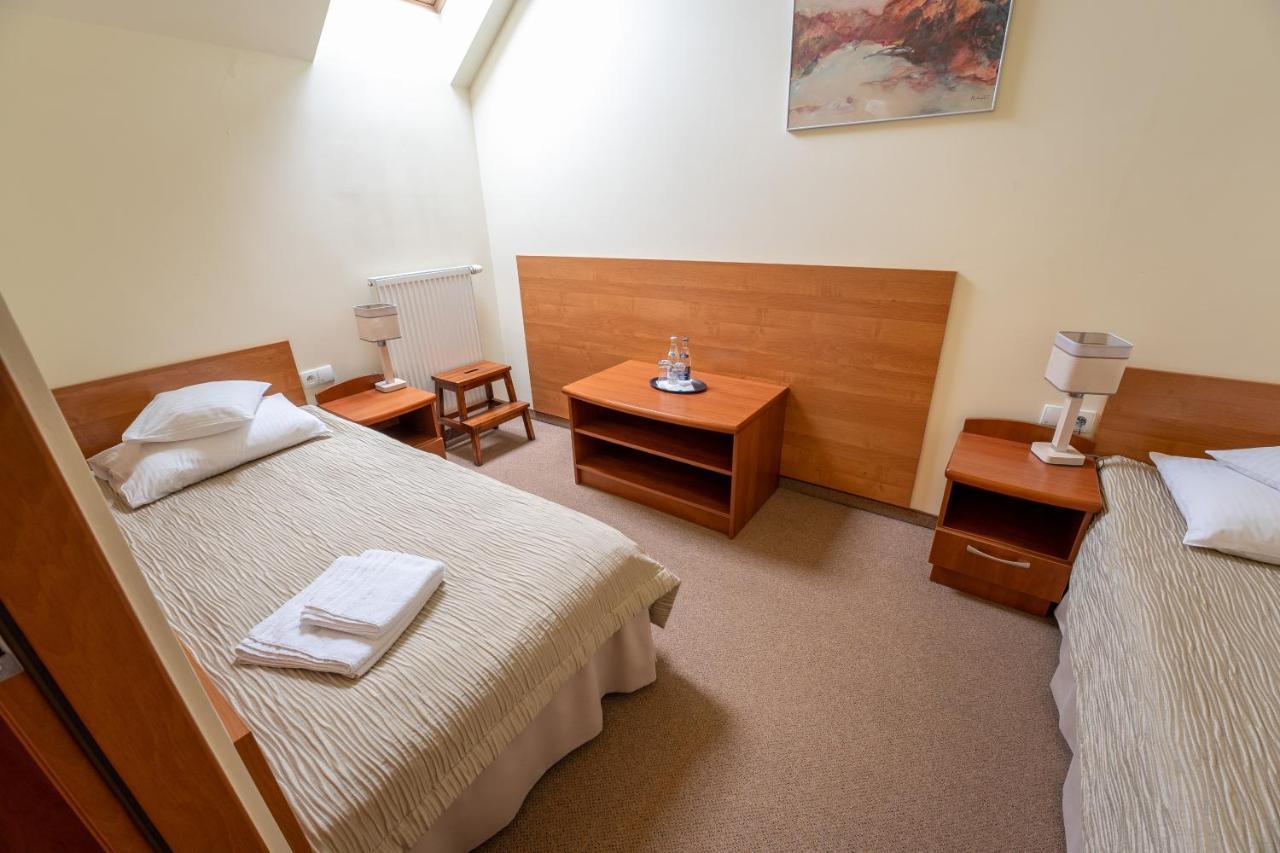 Hotel Szelcow 레스코 외부 사진