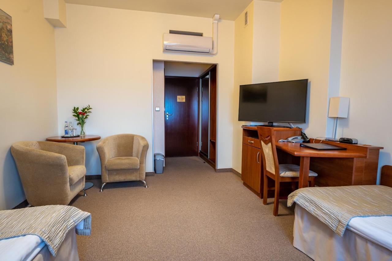 Hotel Szelcow 레스코 외부 사진