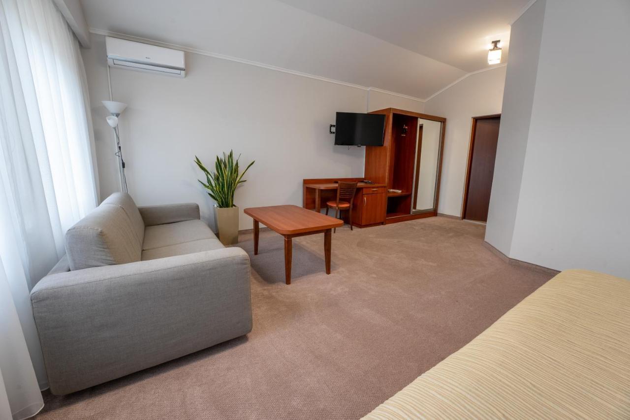 Hotel Szelcow 레스코 외부 사진