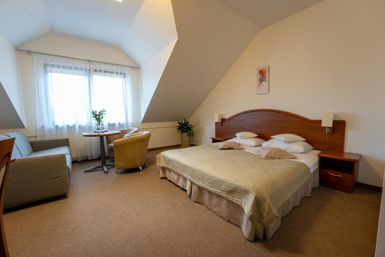 Hotel Szelcow 레스코 외부 사진