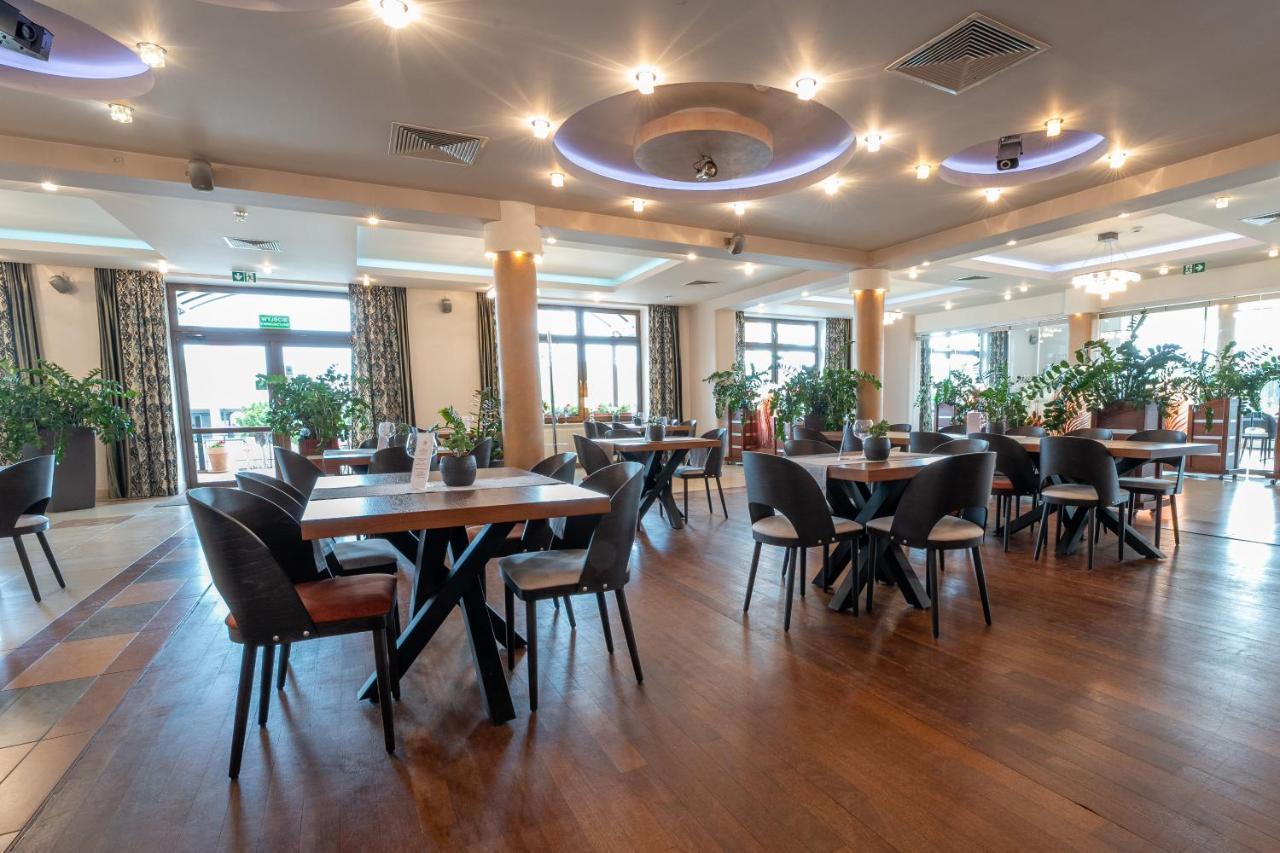 Hotel Szelcow 레스코 외부 사진