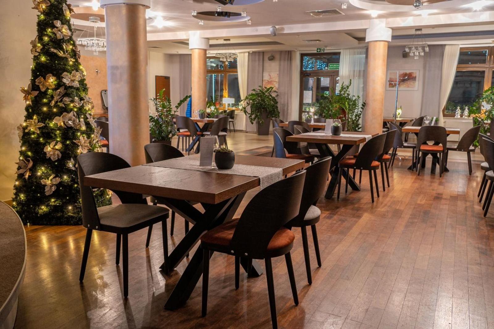 Hotel Szelcow 레스코 외부 사진