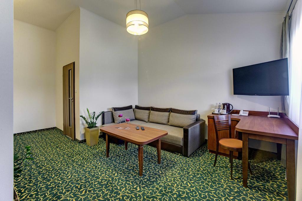 Hotel Szelcow 레스코 외부 사진