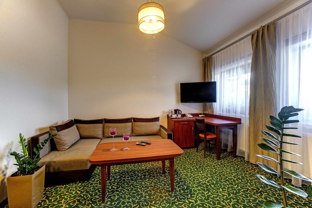 Hotel Szelcow 레스코 외부 사진